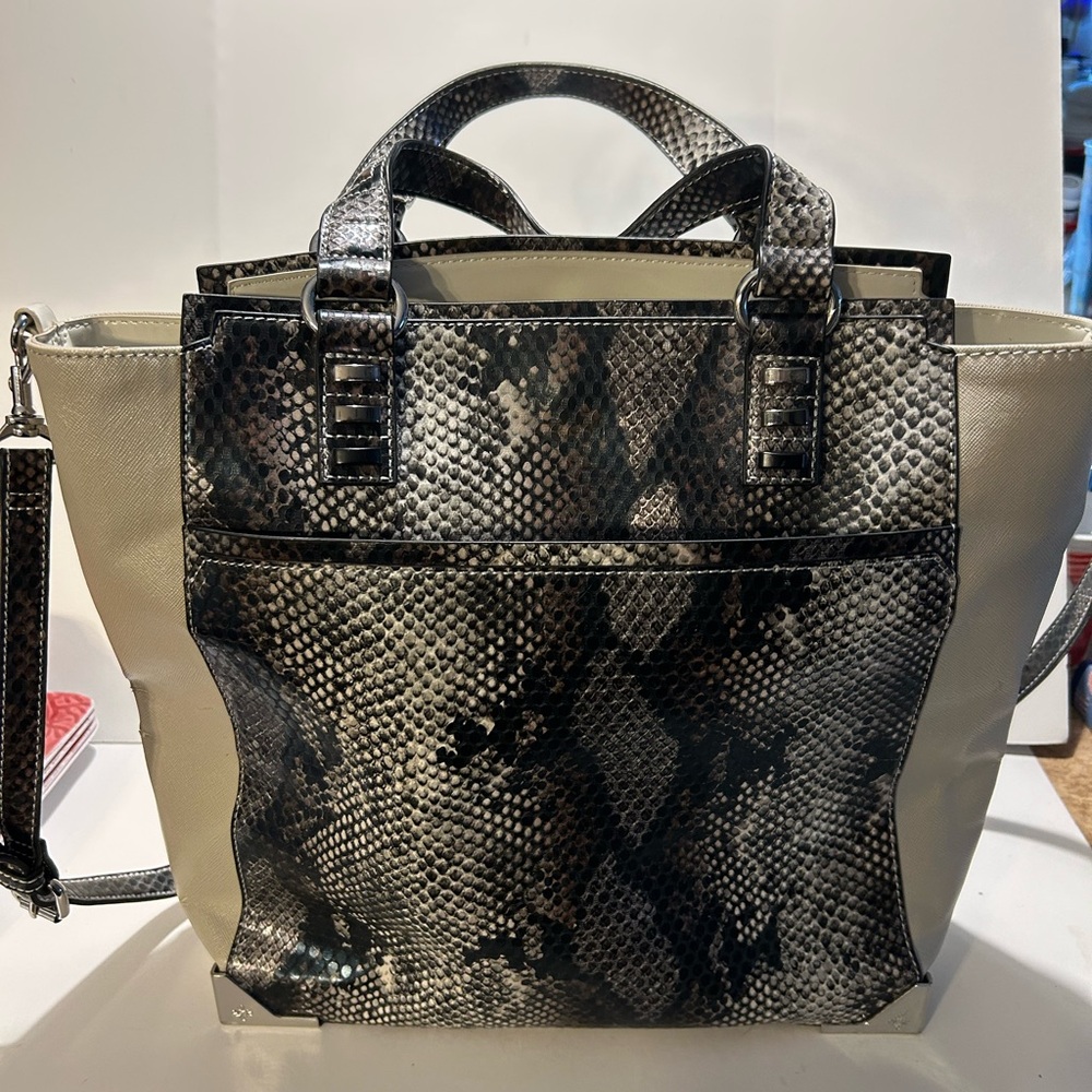 Vera Wang elegant  Snakeskin Patterned Women's tote bag